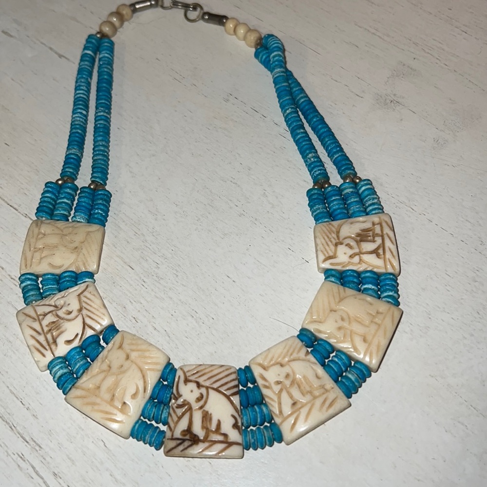 Vintage African carved elephant scrimshaw choker necklace 16”